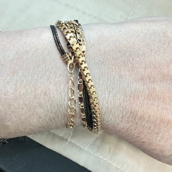Gold Tone & Black 4 Strand Chain Bracelet/Chocker. EUC - Picture 9 of 14